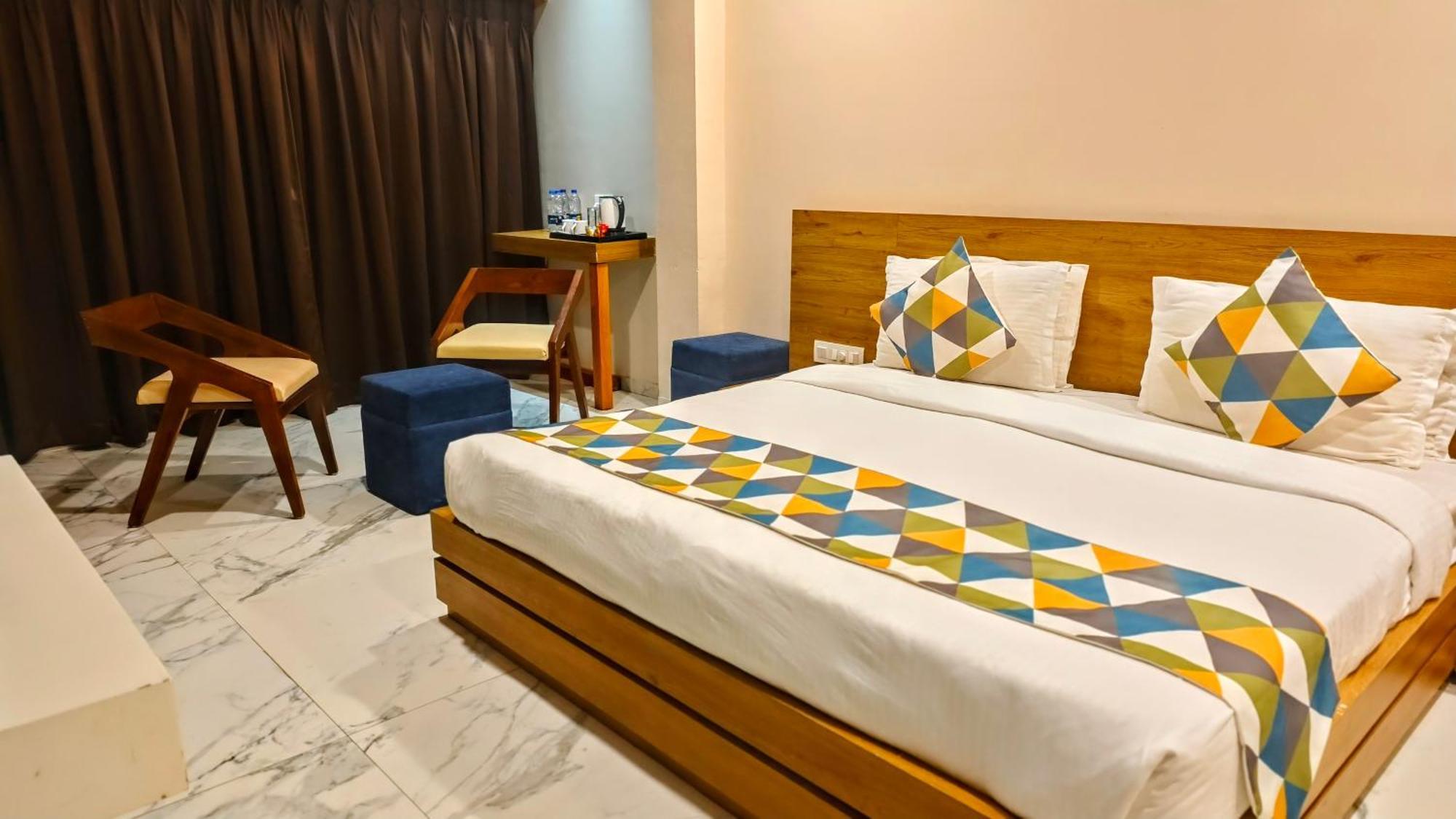 The Sky Imperial Unity Inn Garudeshwar Exterior photo